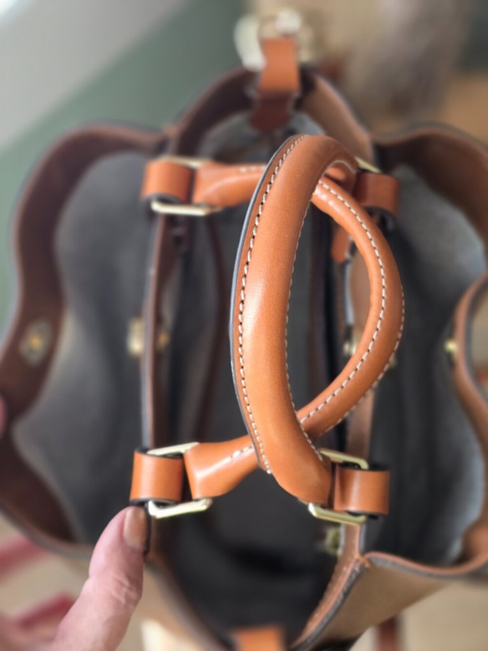 Dooney & Bourke Small Leather Barlow - Picture 7 of 14